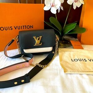 🛑 SOLD 🛑 Louis Vuitton Lockme Tender Bag